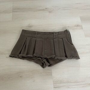 Edikted Brown Pleated Skorts